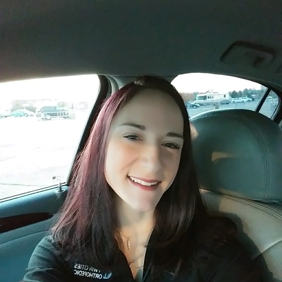 Profile Picture of Krystle Karpe (@krystle1018) on Poshmark