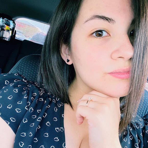 Profile Picture of Stephanie Goralski (@sgoralski) on Poshmark