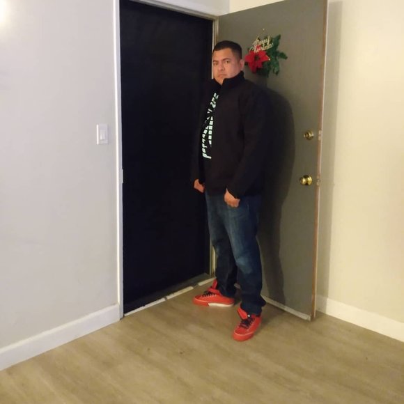 Profile Picture of Jonathan Vasquez (@melvinlemus46) on Poshmark