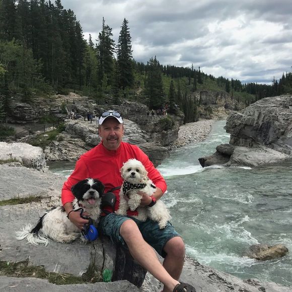 Profile Picture of Tim Schroeder (@tms0070) on Poshmark