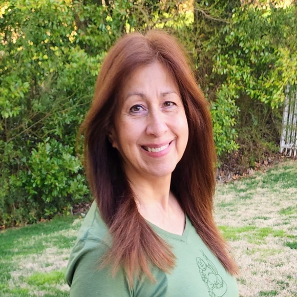 Profile Picture of Annette Longoria-adams (@leeantril) on Poshmark