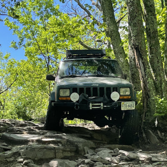 Andrew Winn - Poshmark Profile Picture of Andrew Winn (@atwinnjeep) on Poshmark