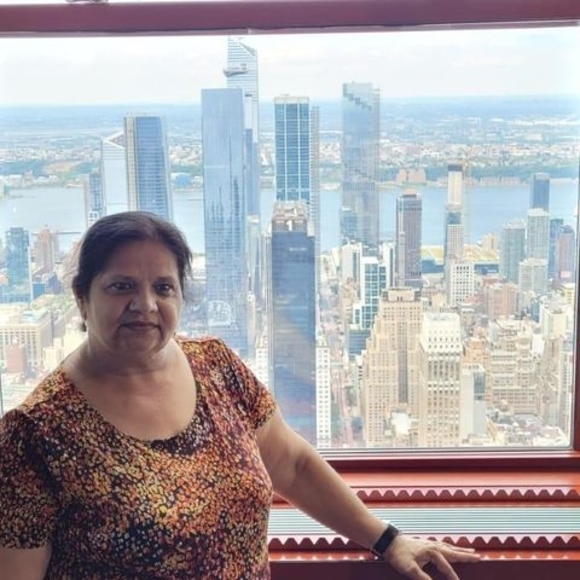 Profile Picture of Tarulata Thakkar (@tarulatathakkar) on Poshmark