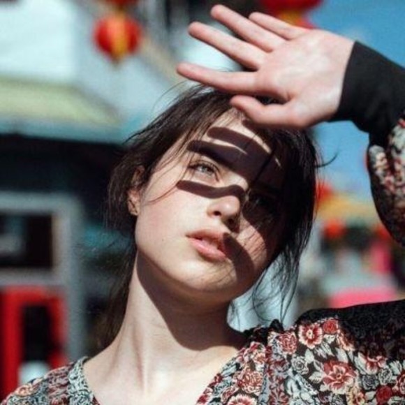 Profile Picture of Tracie Simmons| (@talihalitcy) on Poshmark