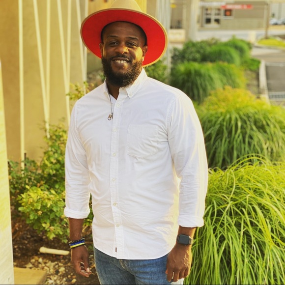 Profile Picture of Alfonse Bowman (@frmdago) on Poshmark