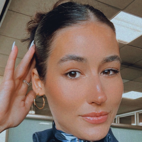 Profile Picture of Sarah Githens (@sgithens) on Poshmark