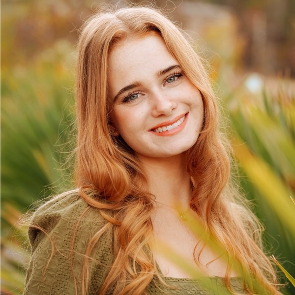 Profile Picture of Frances Claire (@frances_claire) on Poshmark