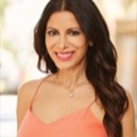 Profile Picture of Keri Kutansky (@kerikutansky) on Poshmark