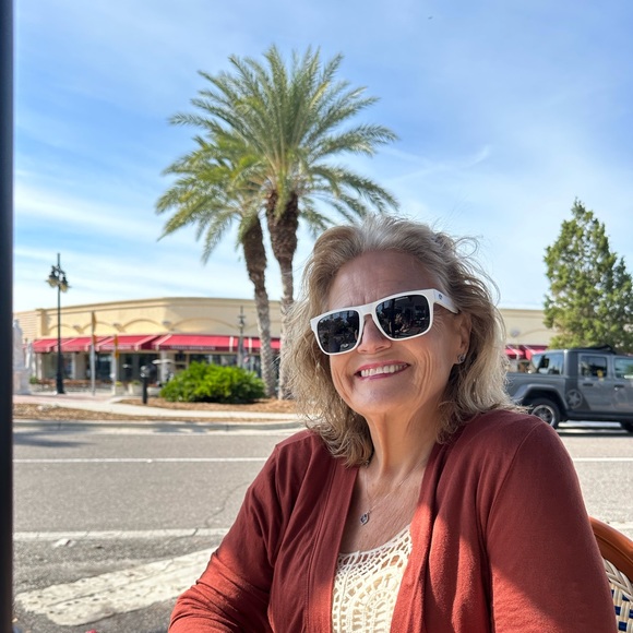 Profile Picture of Sandy Kirby (@sakirby60) on Poshmark