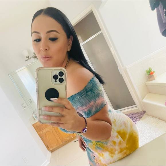 Profile Picture of N alejandra Rivera (@nale84) on Poshmark