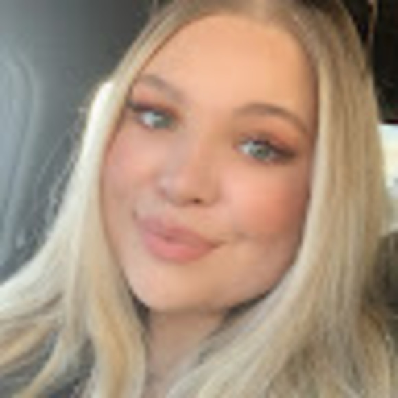 Profile Picture of Samantha Collison (@vegasprncss13) on Poshmark
