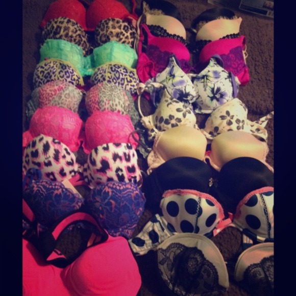 Profile Picture of Arsenia Alvarado (@bralcartel) on Poshmark