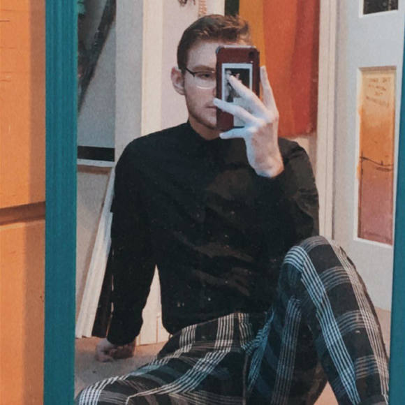 Profile Picture of Vincent Forchilli (@vincenttf) on Poshmark