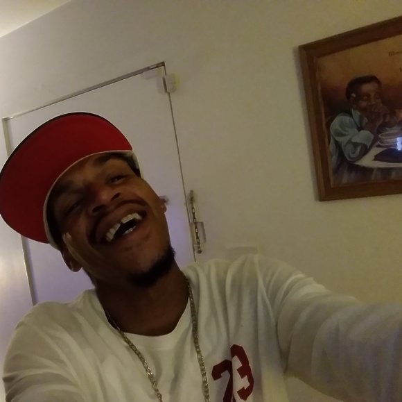 Profile Picture of Anthony Hicks (@anthonyhicks133) on Poshmark
