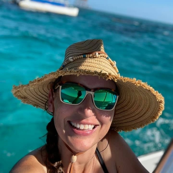 Profile Picture of Becky Majors (@faithrfm75) on Poshmark