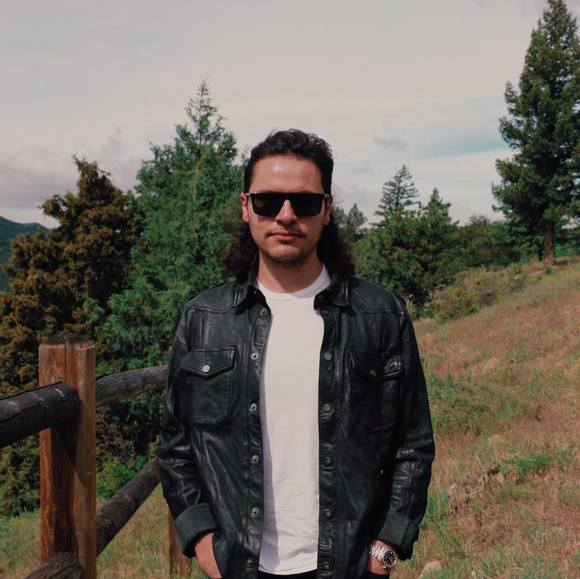 Profile Picture of Matthew Winfrey (@matthewwinfrey) on Poshmark