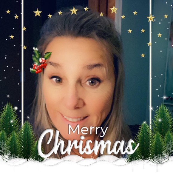Profile Picture of Kim Schwartz (@26kimschwartz) on Poshmark