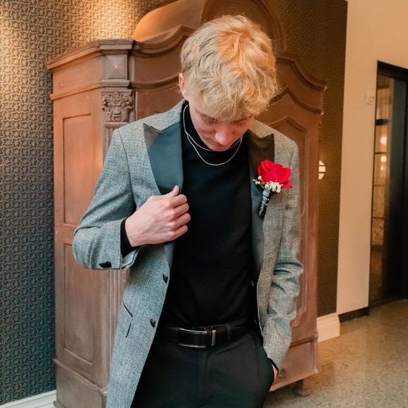 Profile Picture of Matthew Hayes (@mhaye4802) on Poshmark