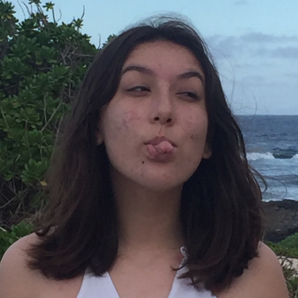 Profile Picture of Maile Fowler (@mailejoyf) on Poshmark