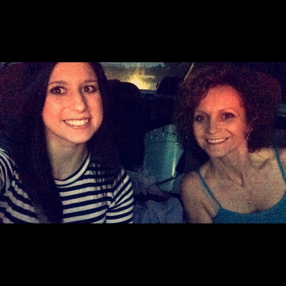 Profile Picture of Gina Pippin (@ginapippin) on Poshmark