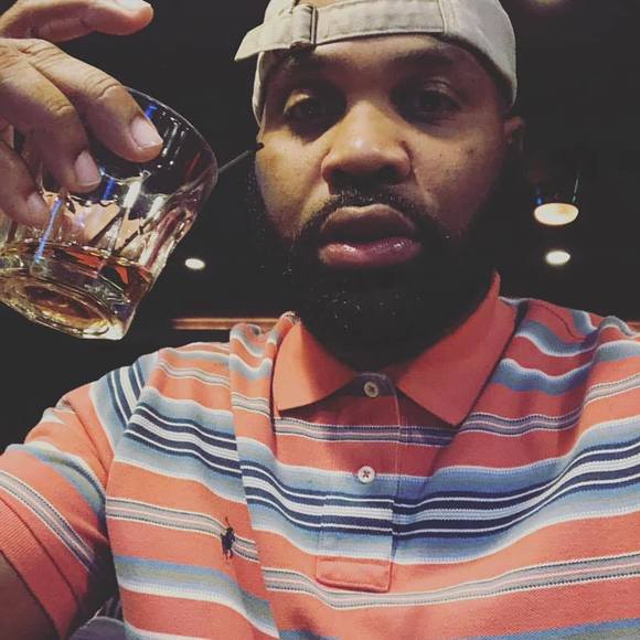 Profile Picture of Aaron Averyheart (@waxx101) on Poshmark