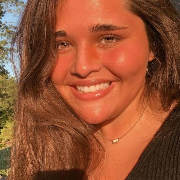 Profile Picture of Emily Cremins (@emmzcremm) on Poshmark