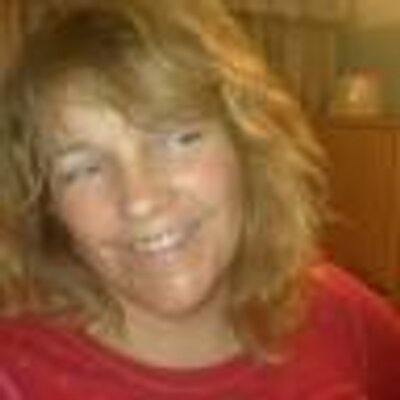 Profile Picture of Julie (@Juliefoye) on Twitter