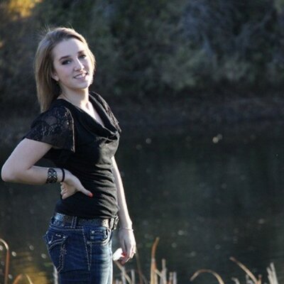 Profile Picture of Allison McClellan (@alli_mcclell) on Twitter