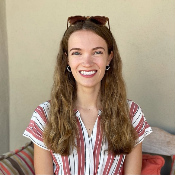 Profile Picture of Catherine Backer (@cat7200) on Poshmark