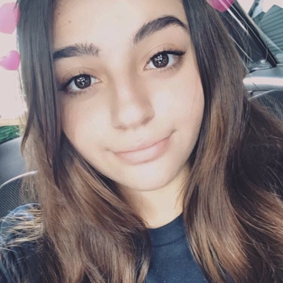 Profile Picture of Marie Canessa (@marijo_91) on Poshmark