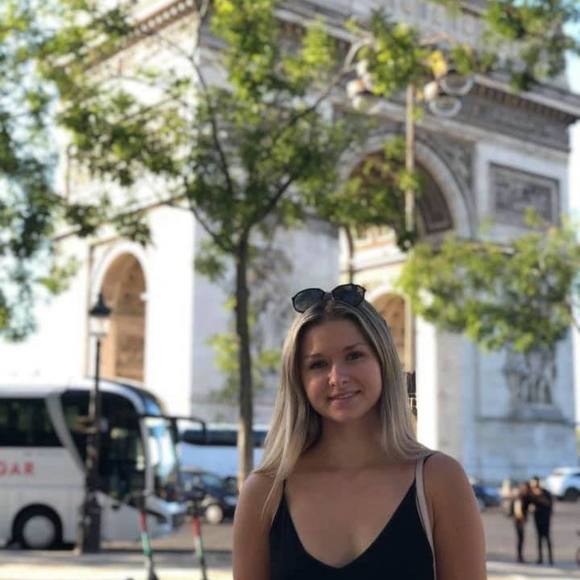 Profile Picture of Erica Dahle (@ericadahle) on Poshmark