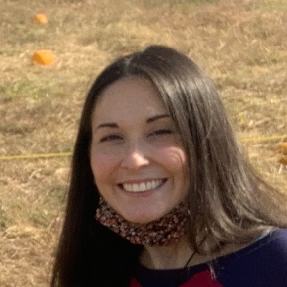 Profile Picture of Michelle Bua (@mikabu) on Poshmark