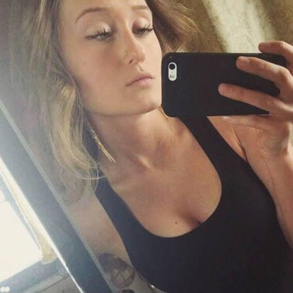 Profile Picture of Anita Huzarski (@anitahuzarski) on Poshmark