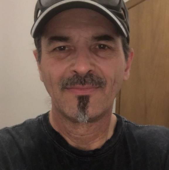 Profile Picture of Lonny Kurry (@lonnykurry) on Poshmark