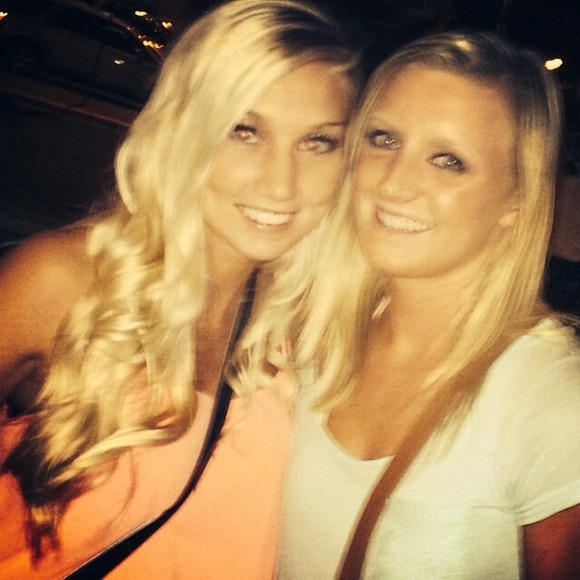 Courtney Bechel - Poshmark Profile Picture of Courtney Bechel (@courtcourtb3) on Poshmark