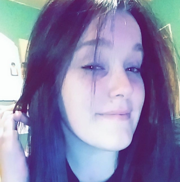 Profile Picture of Erin Harriss (@funsize2789) on Poshmark