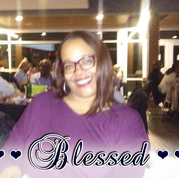 Profile Picture of Brenda Conover roberts (@brendafeacher) on Poshmark