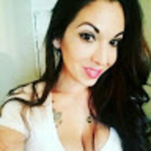 Profile Photo of Cheryl Lucero (@clucy1) on Poshmark