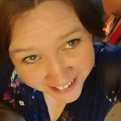 Profile Picture of Anna Browne (@AnnaB_is_busy) on Twitter