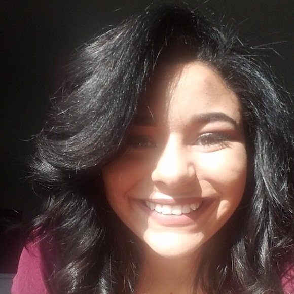 Profile Picture of Jessica Bolmer (@jessinicole22) on Poshmark