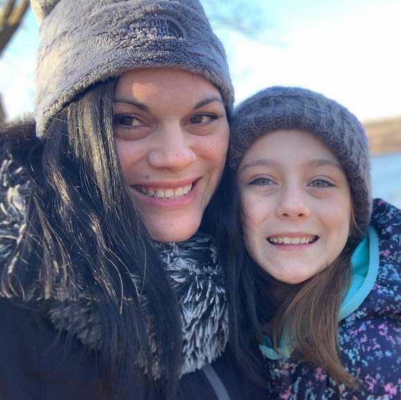 Profile Picture of Shelly Hanson (@shelhanson) on Poshmark