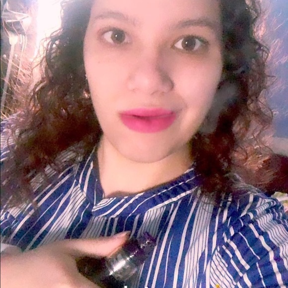 Profile Picture of Giselle Almonte (@gisellealmon979) on Poshmark