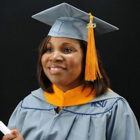 Profile Picture of Tonyell Woodridge (@tmwoodridge) on Poshmark