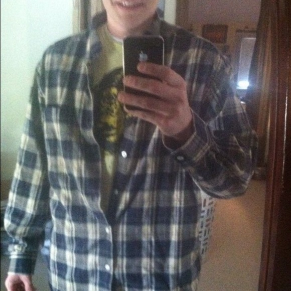 Profile Picture of Matthew Broadbent (@mattyb94) on Poshmark