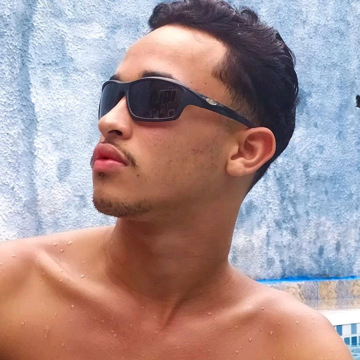 Profile Picture of Robert (@robertlau__) on Tiktok