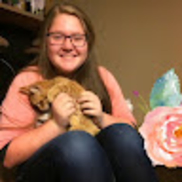 Profile Picture of Hope Pearson (@hopearson98) on Poshmark