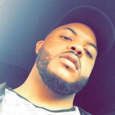 Profile Picture of Old Man Chuck 🐉 HeroHunter 🐺 (@Pris_Hunter) on Twitter