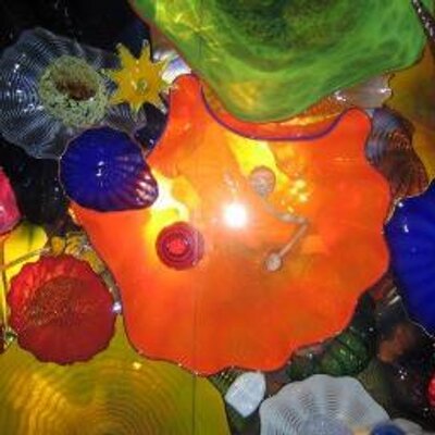 Profile Picture of Laura Luckey (@GroovyElls) on Twitter