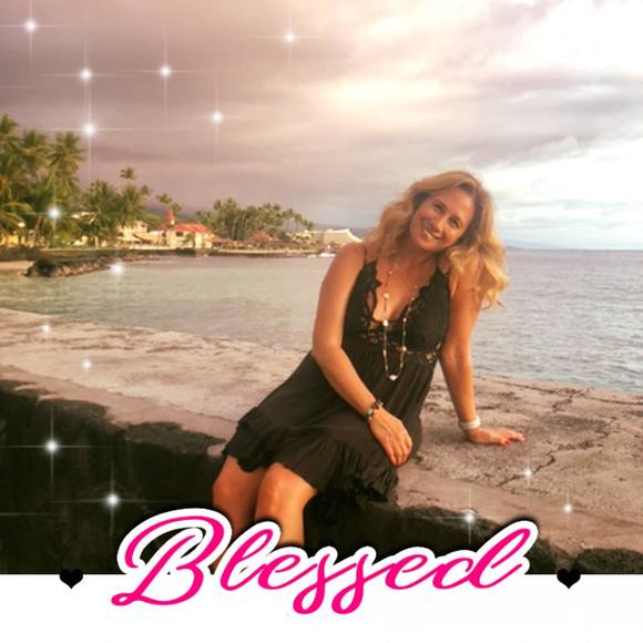 Profile Picture of Tina Montoya (@tmontoya0201) on Poshmark