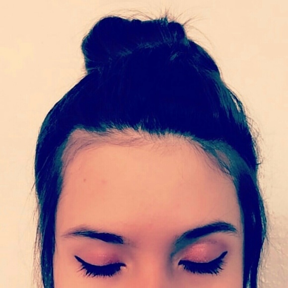 Profile Picture of Abra Lasater (@abra_solies) on Poshmark